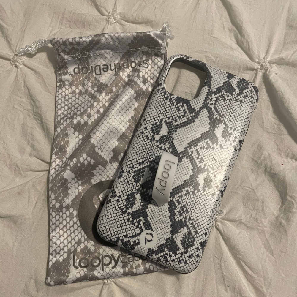 Snakeskin Loopy case iPhone 11 Pro Max 6.5”